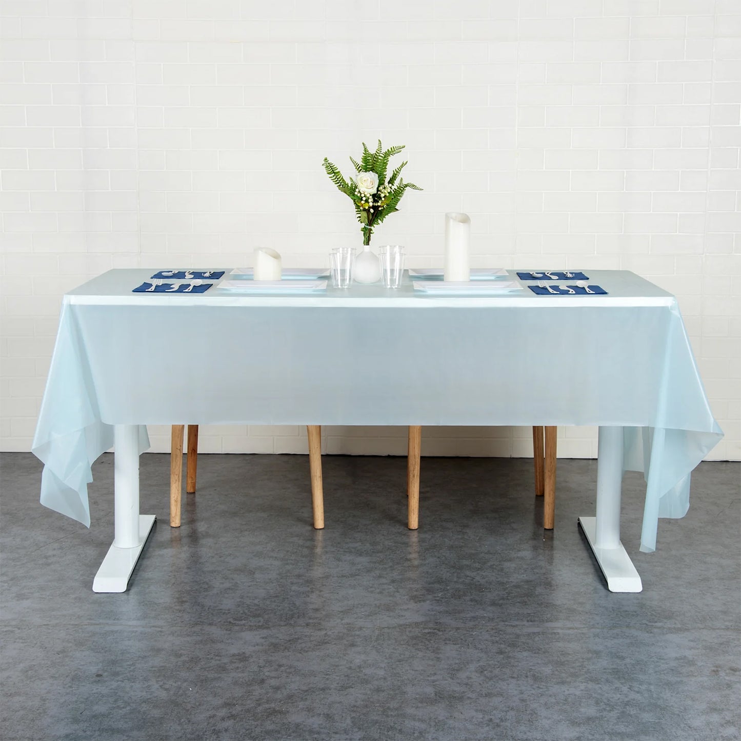 Waterproof Disposable Plastic Table Cover 137 183 Cm