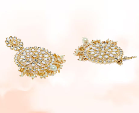 Gold Plated Kundan Studded & Pearl Beaded Earring With Manngtikka