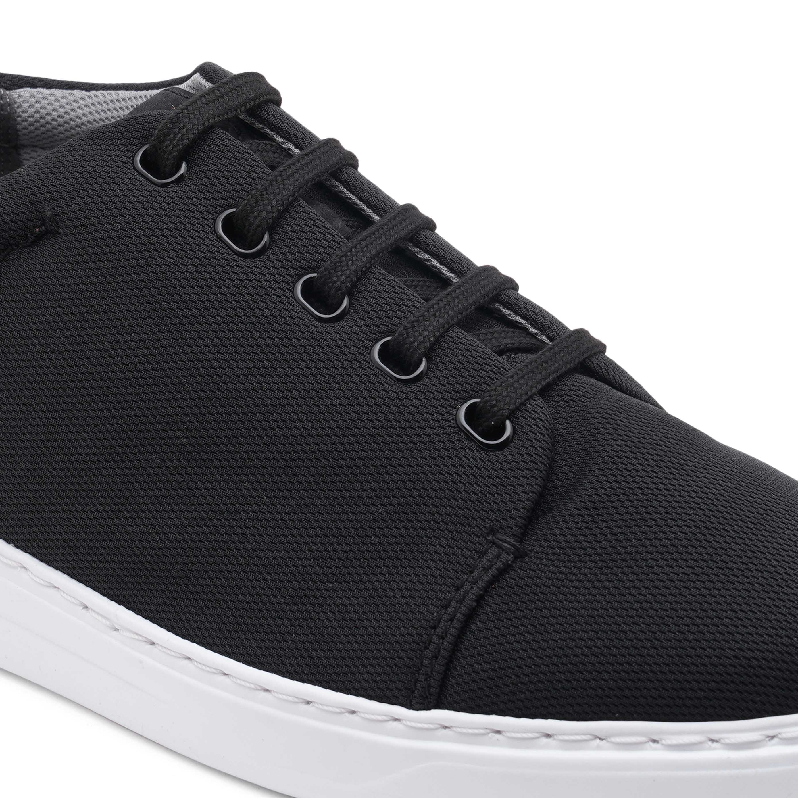 The Ruth Ruosh Men Black Casual Sneaker
