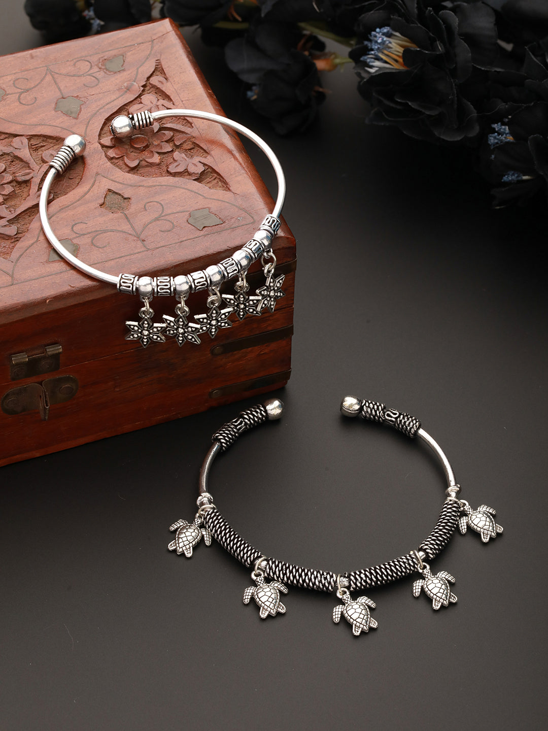 Set Of 2 Silver-Toned Silver-Plated Oxidised Tribal Tortoise & Star Charm Bracelet