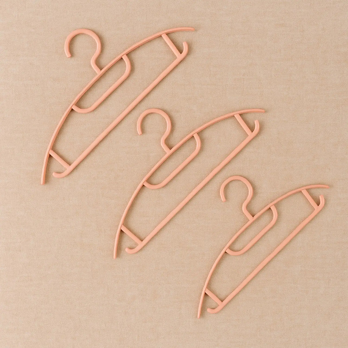 Ganesh Set Of 6 Durable Plastic Cloth Hangers HP DD
