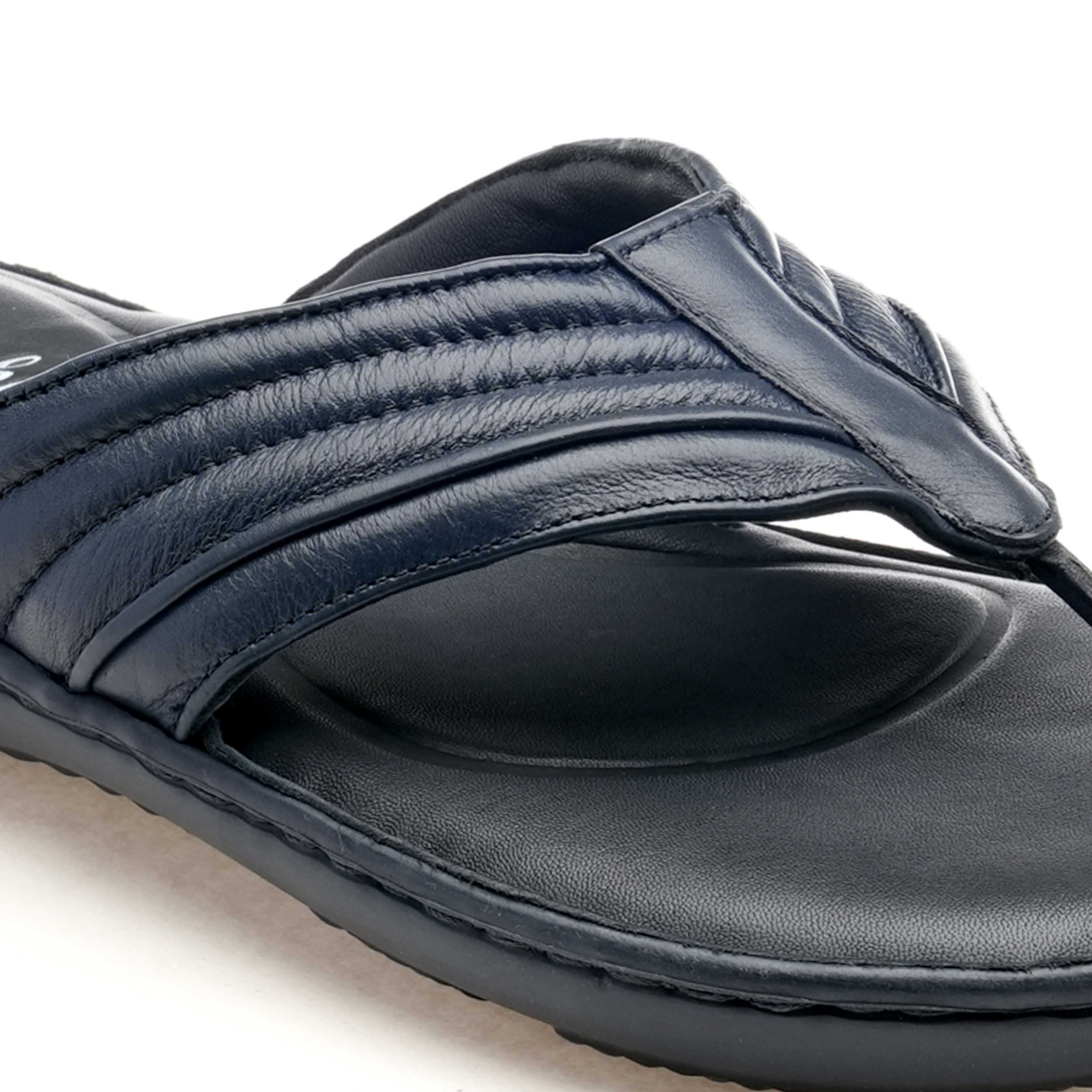 The Florish Navy Men Casual Florsheim