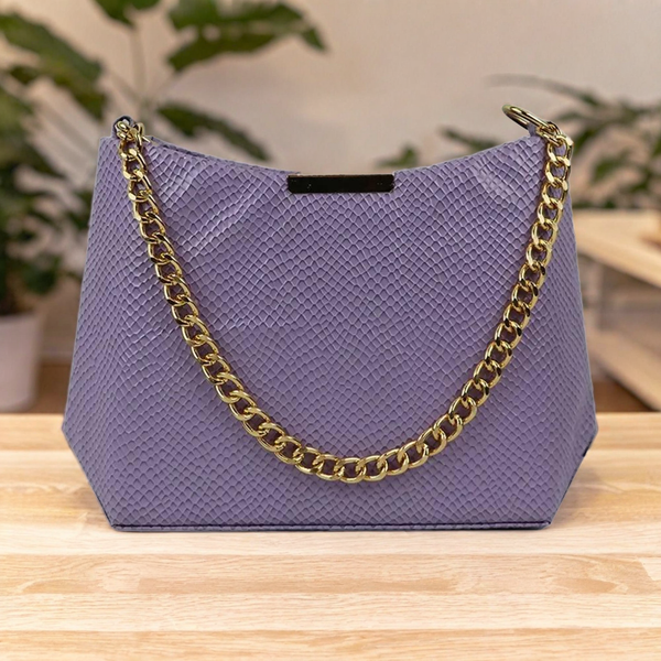 Chic on the Go: The Leather Sling Style