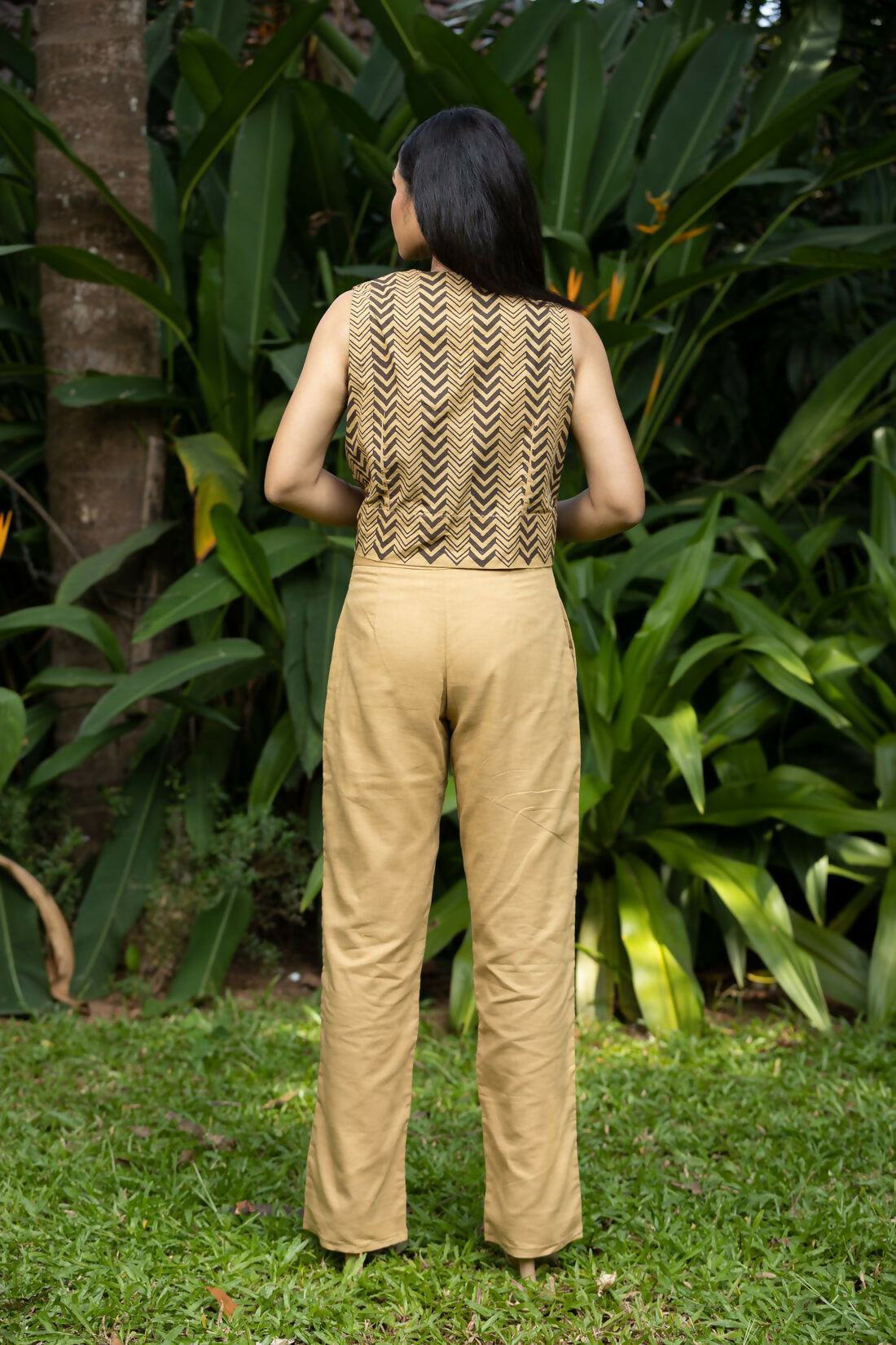 Women’s Classic Chevron Print Cotton Linen Overlap Top with Adjustable Waist Studio Sienna