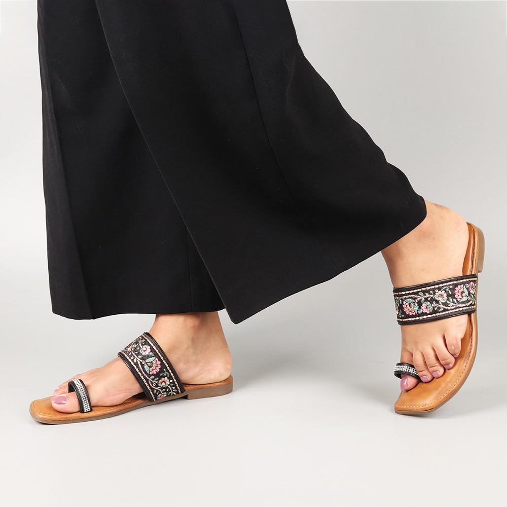 Indifeet Ethnic Toe Ring Flats for Women - Black - View 4