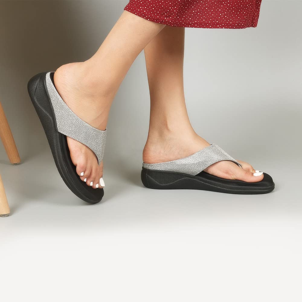 Indifeet Stylish Platform Heel Thong Sandals - Silver - View 2