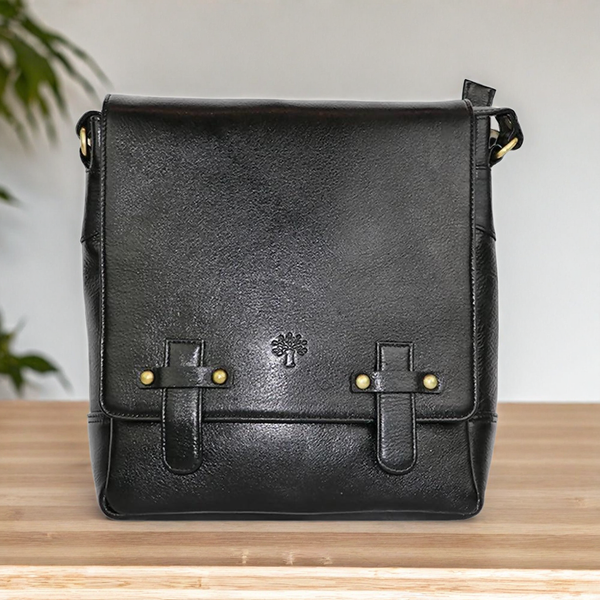 Classic PU Leather Messenger Bag – Vintage Sling Bag for Everyday Use (Midnight Black)