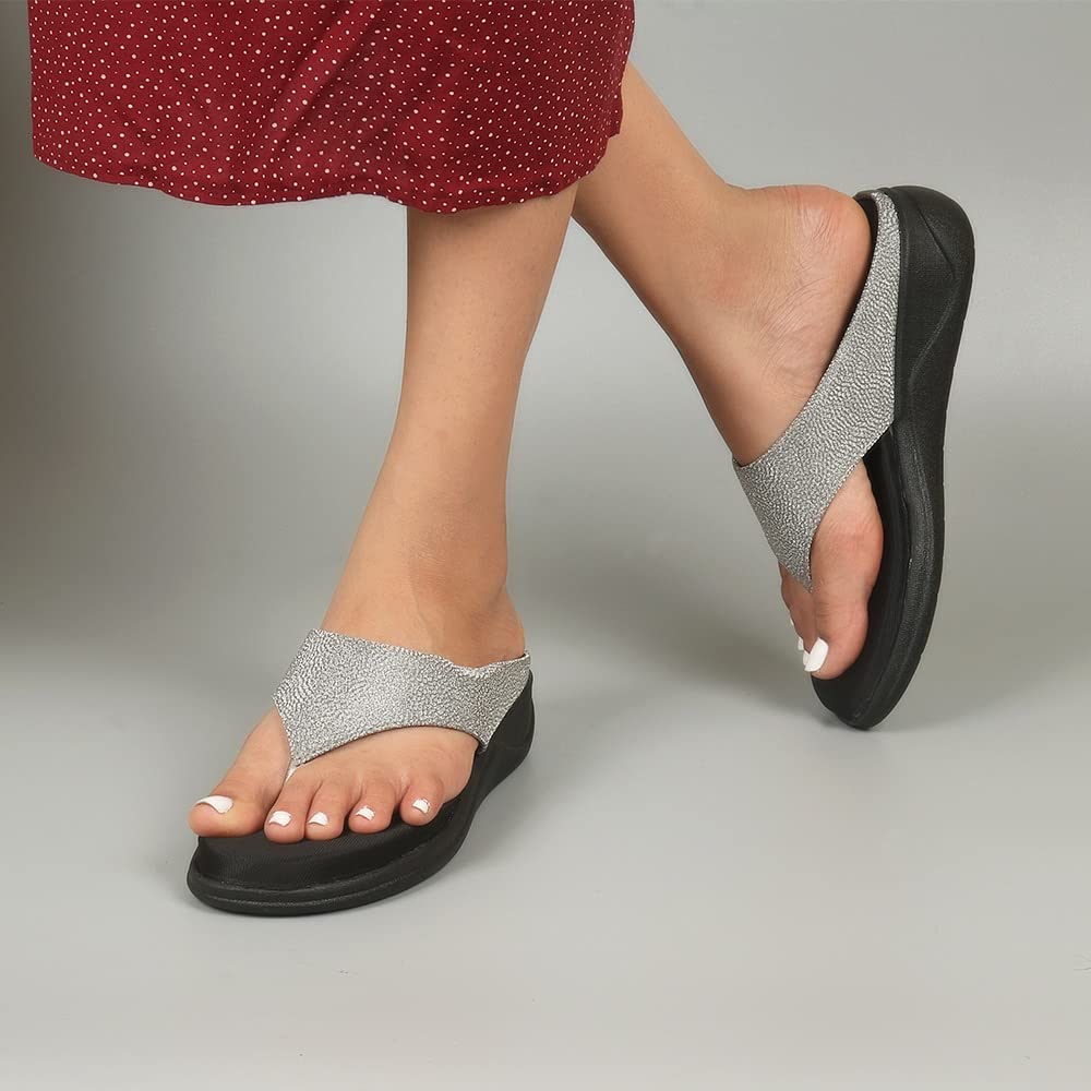 Indifeet Stylish Platform Heel Thong Sandals - Silver - View 3