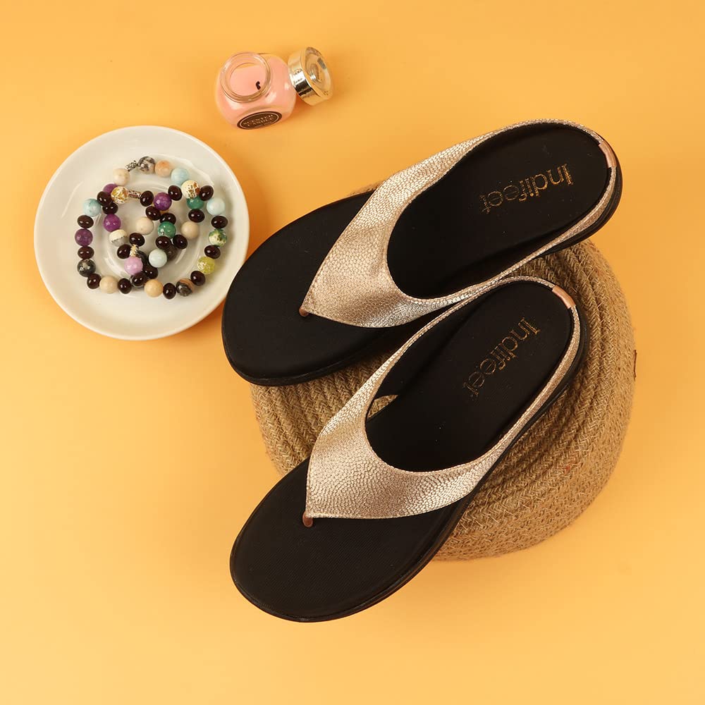 Indifeet Stylish Platform Heel Thong Sandals - Gold - View 2