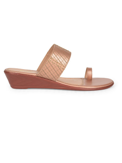 Bata Women's Rose Gold Wedge Heel Toe Ring Sandals - Rose Gold