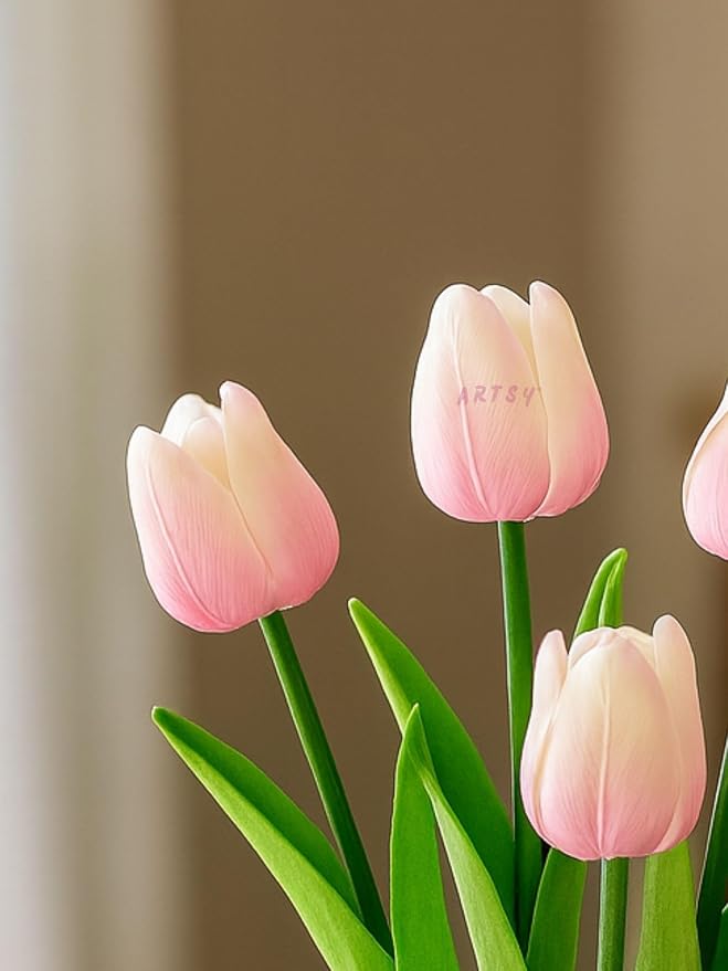 Simple Tulip-Inspired Decorative Accessory – additional view