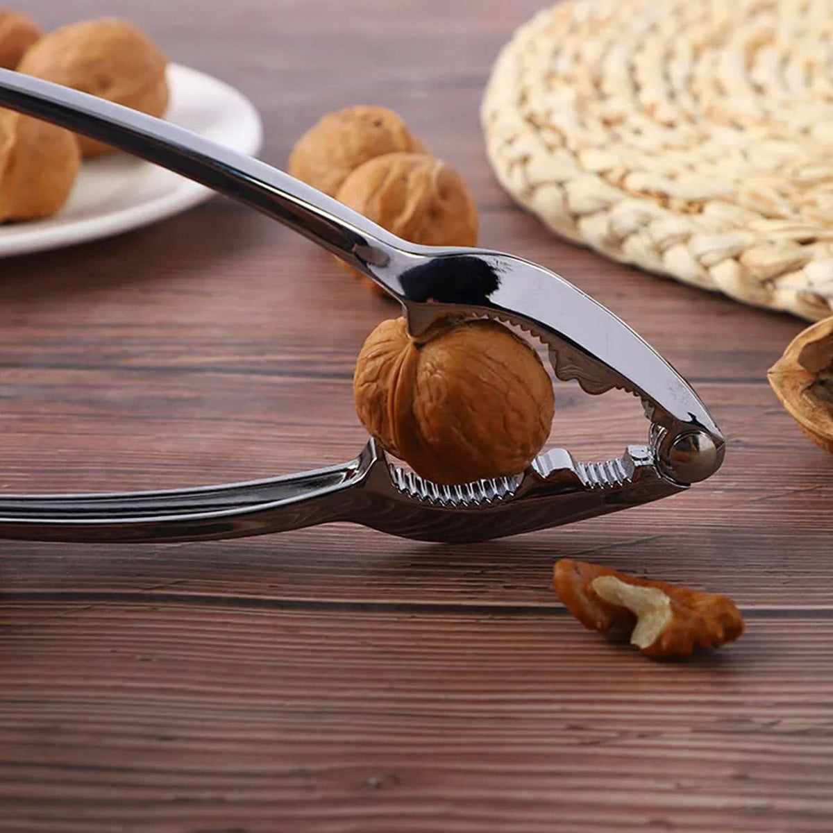 Luxury Die-Cast Walnut Cracker Stainless Alloy Nut Cutter HP DD