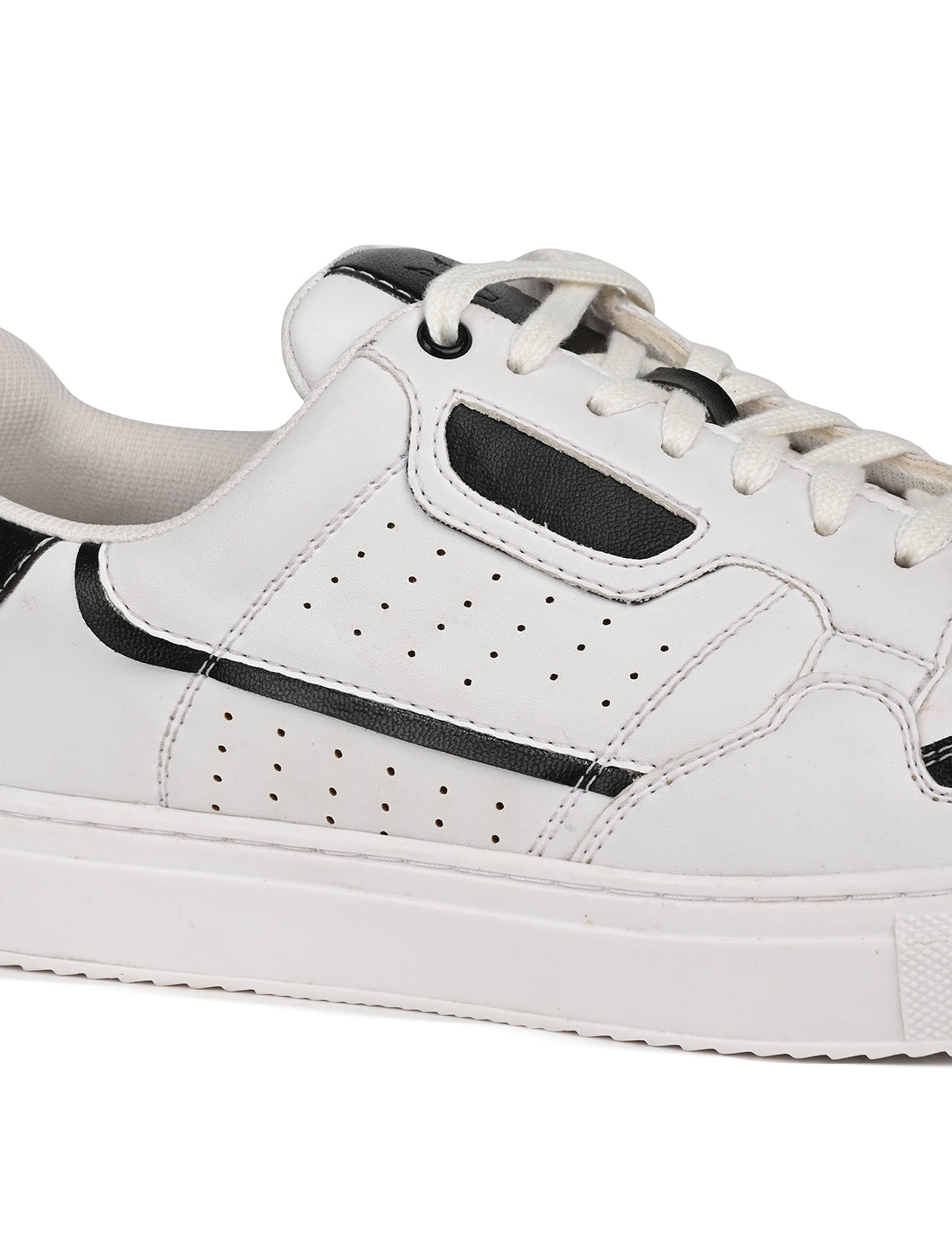 The Aldor White & Black Men Casual Sneaker V8 By Ruosh