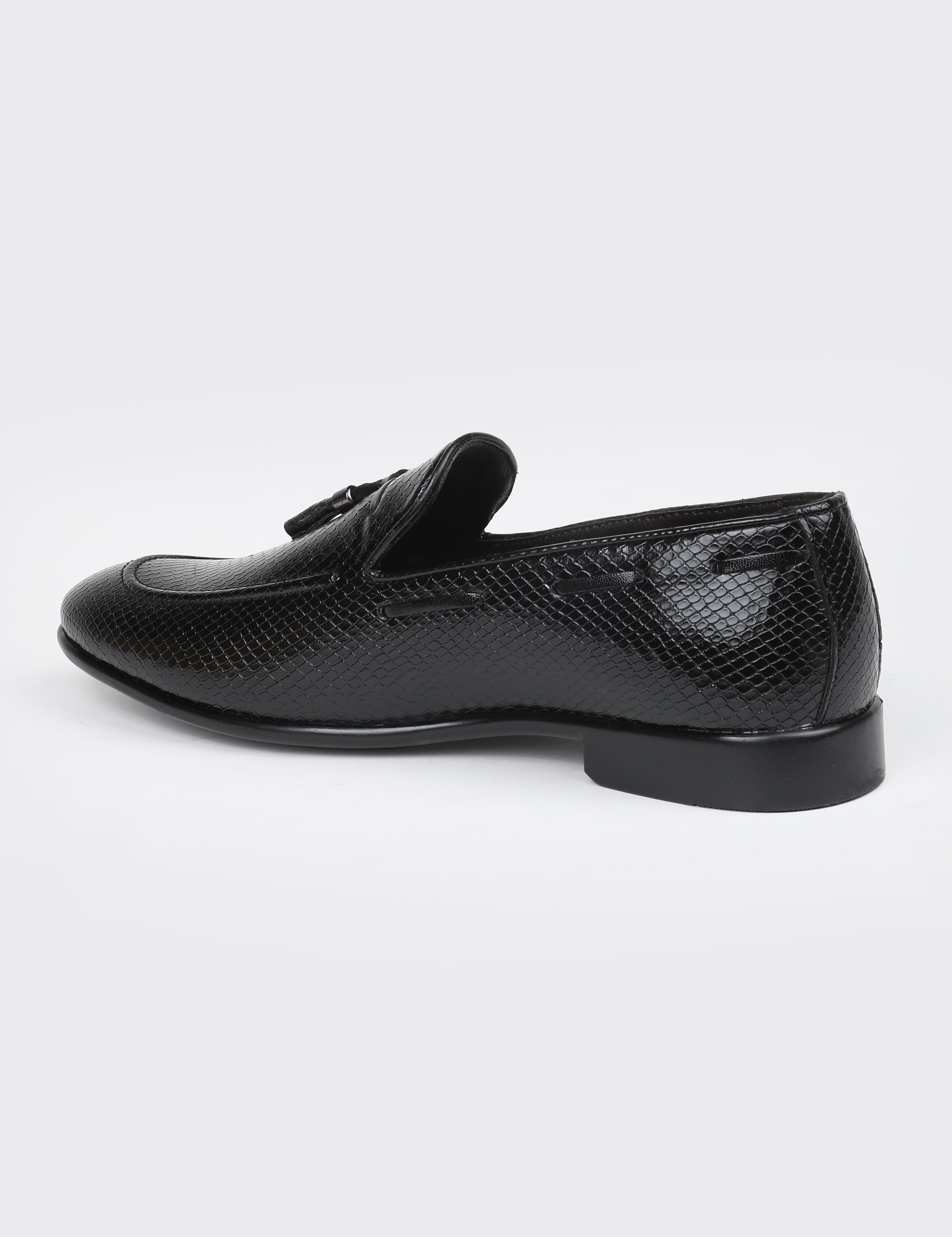 The Coby Black Men Tassel Loafer V8 By Ruosh