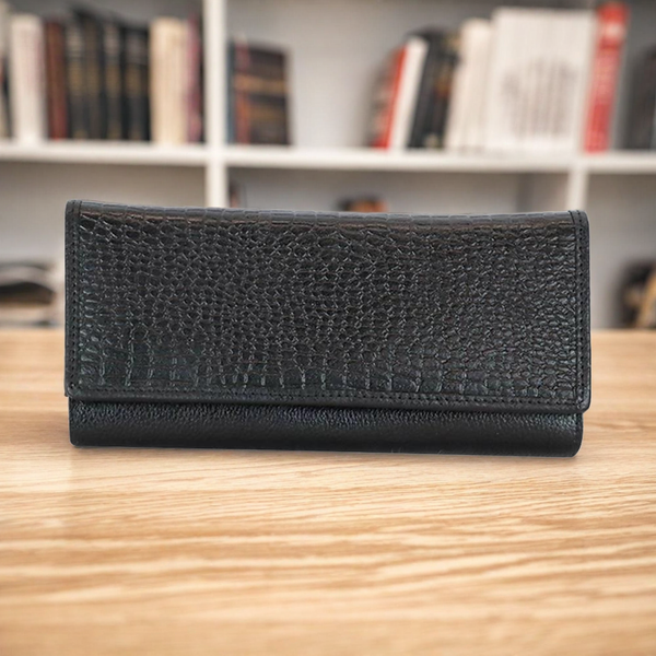 Chic and Playful: Women’s Wallet