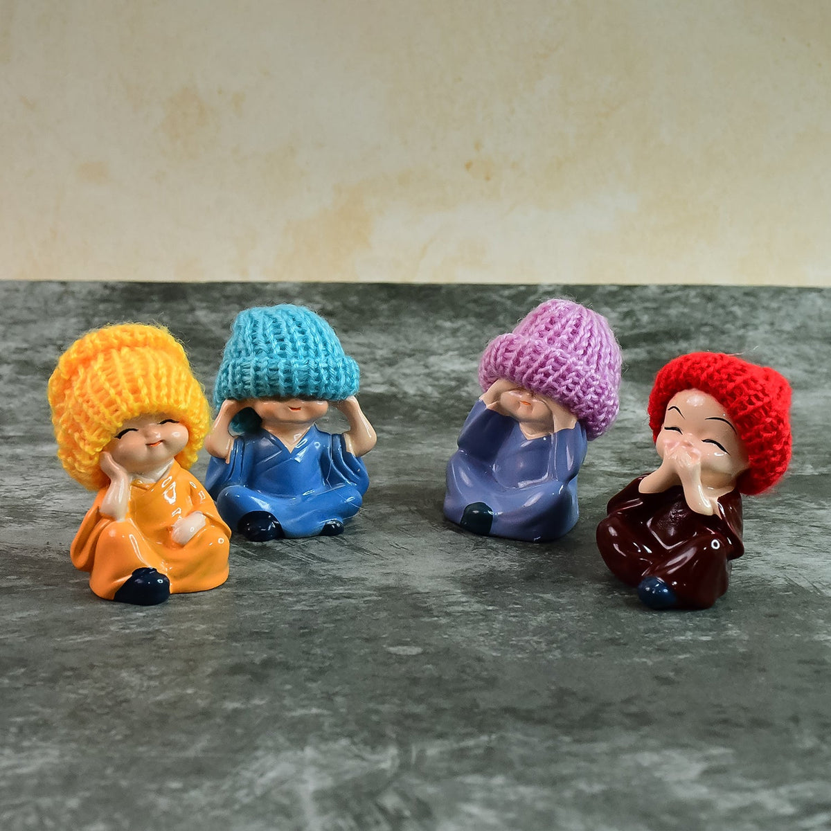 Decorative Resin Monk Buddha Showpiece Set Of 4 With Traditional Straw Hats HP DD