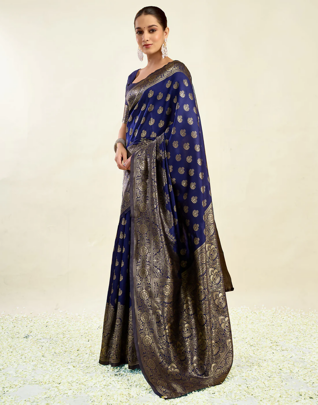 Royal Emerald Jacquard Saree with Golden Zari Work & Heavy Brocade Border