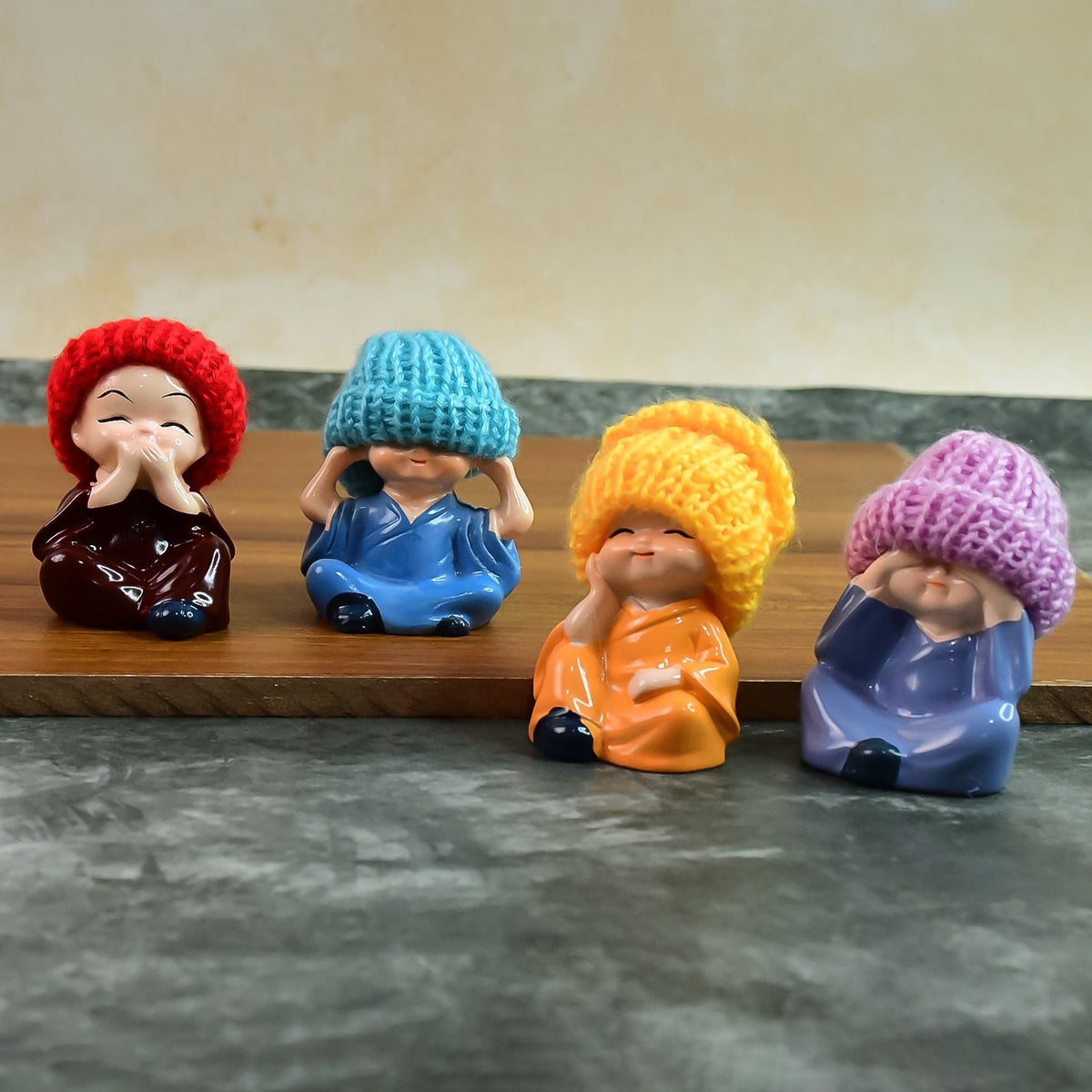 Decorative Resin Monk Buddha Showpiece Set Of 4 With Traditional Straw Hats HP DD