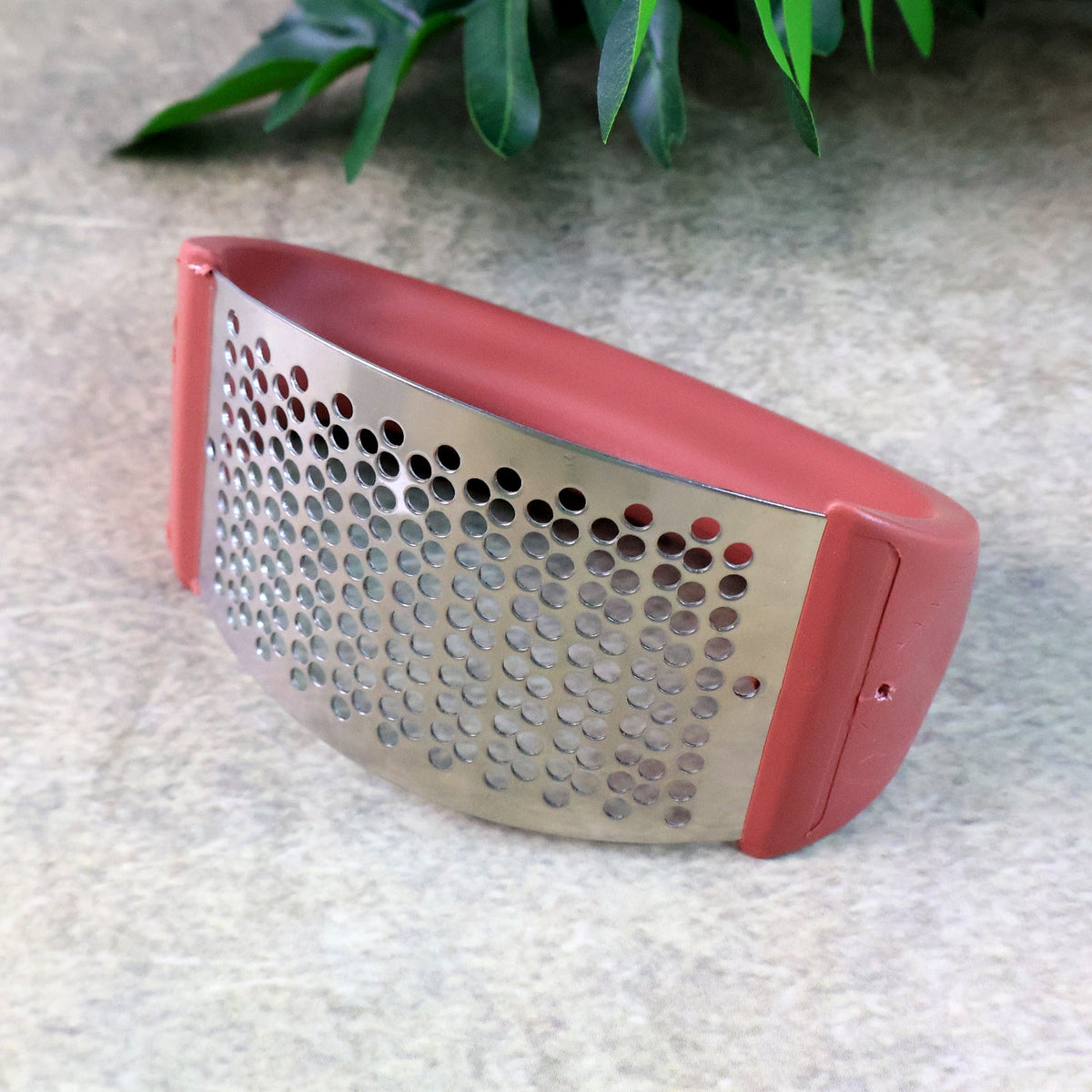 Supermom Premium Curve Garlic Press Crusher (1 Pc) HP DD