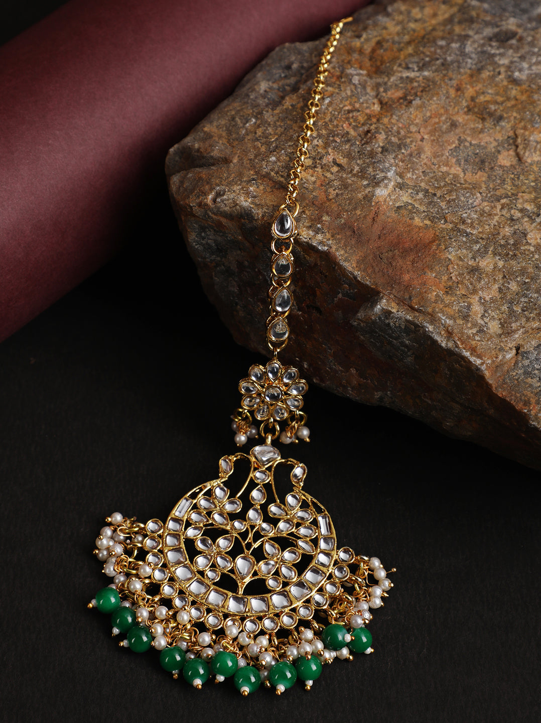 Gold-Toned Green & White Kundan Stone Studded & Pearls Beaded Traditional Maangtikka