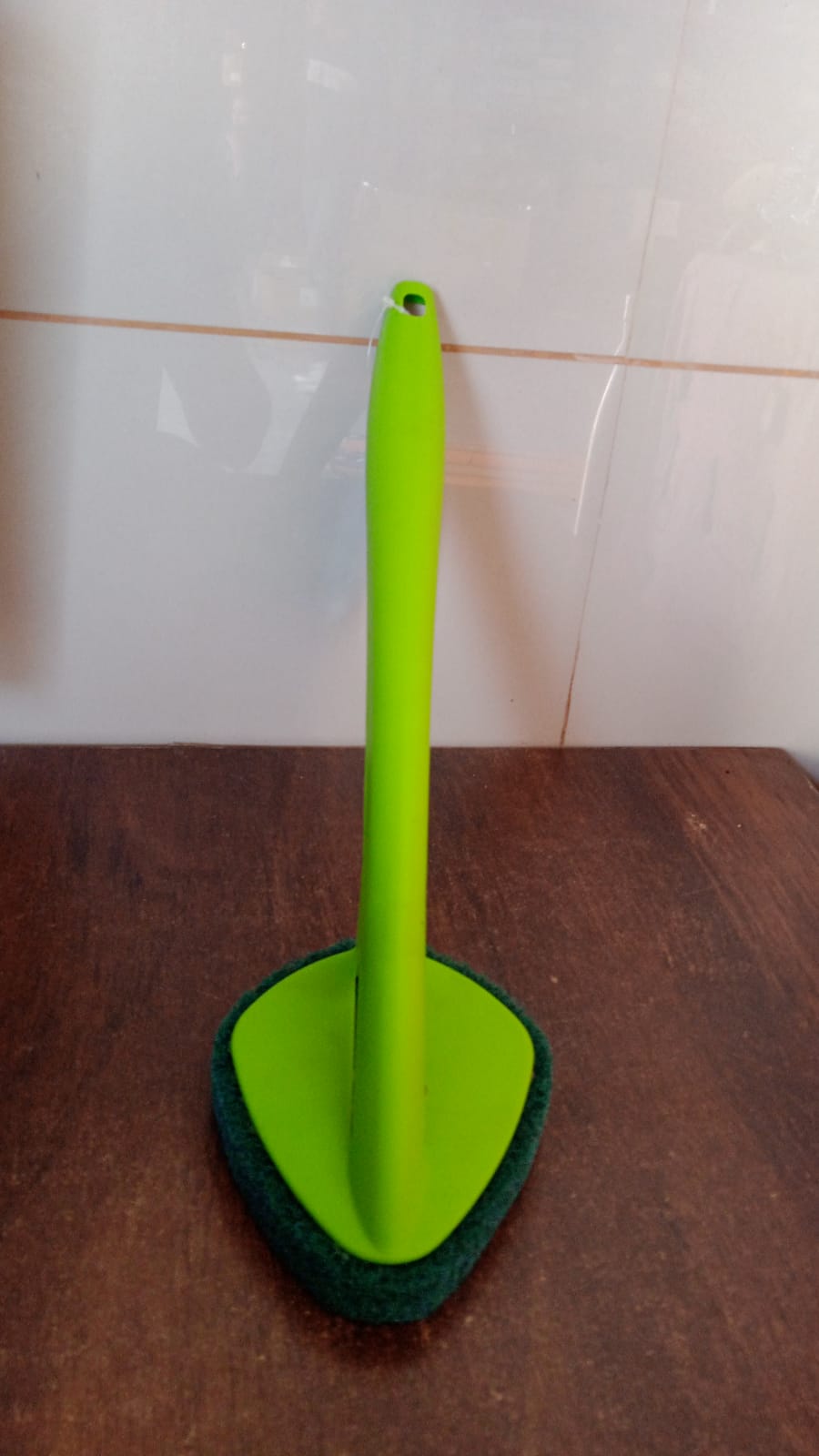 Scrubber Hockey with Long Handle HP DD
