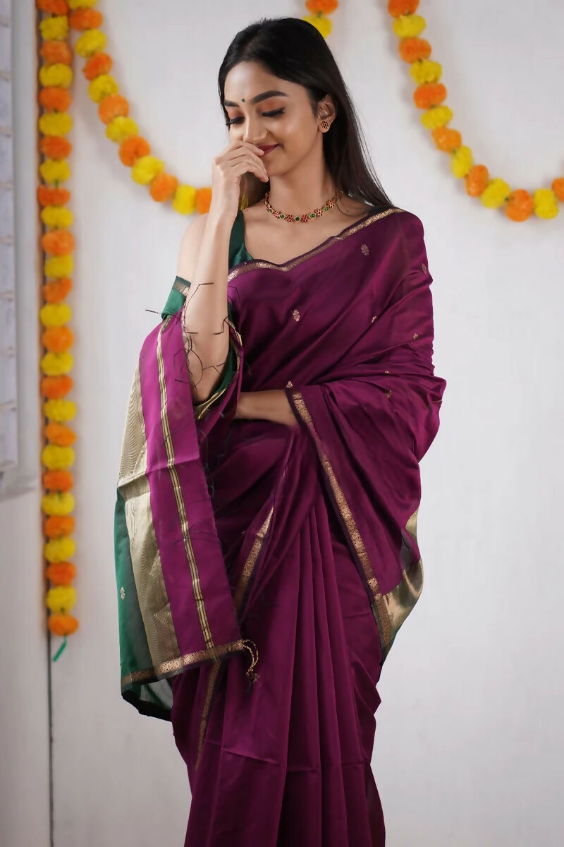 AXONIT Elegant Cotton Saree with Zari Butti, Golden Border & Contrast Pallu