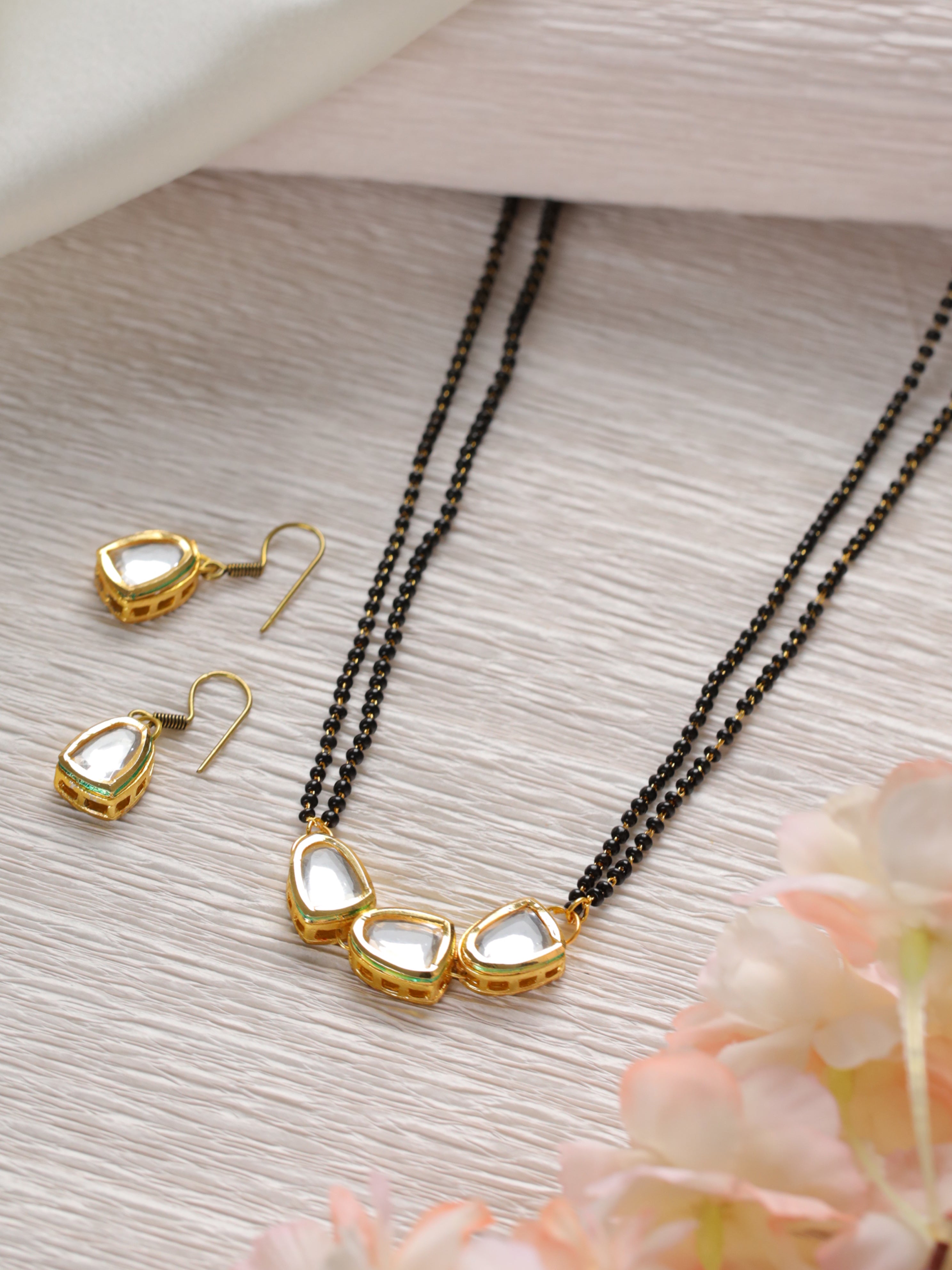 Women White & Black Gold-Plated Kundan-Studded Mangalsutra With Earrings