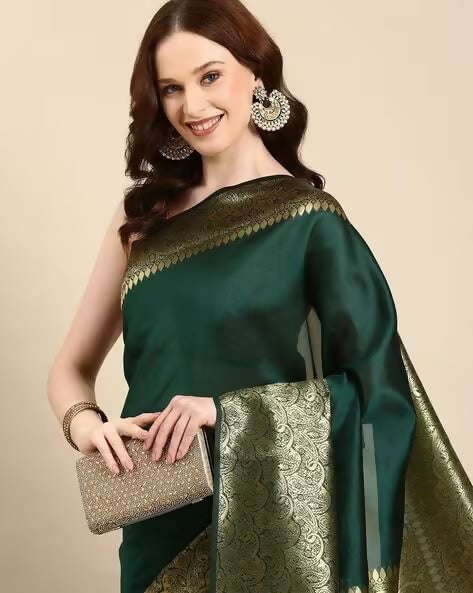 AXONIT Emerald Elegance Jacquard Silk Saree with Rich Gold Zari Pallu