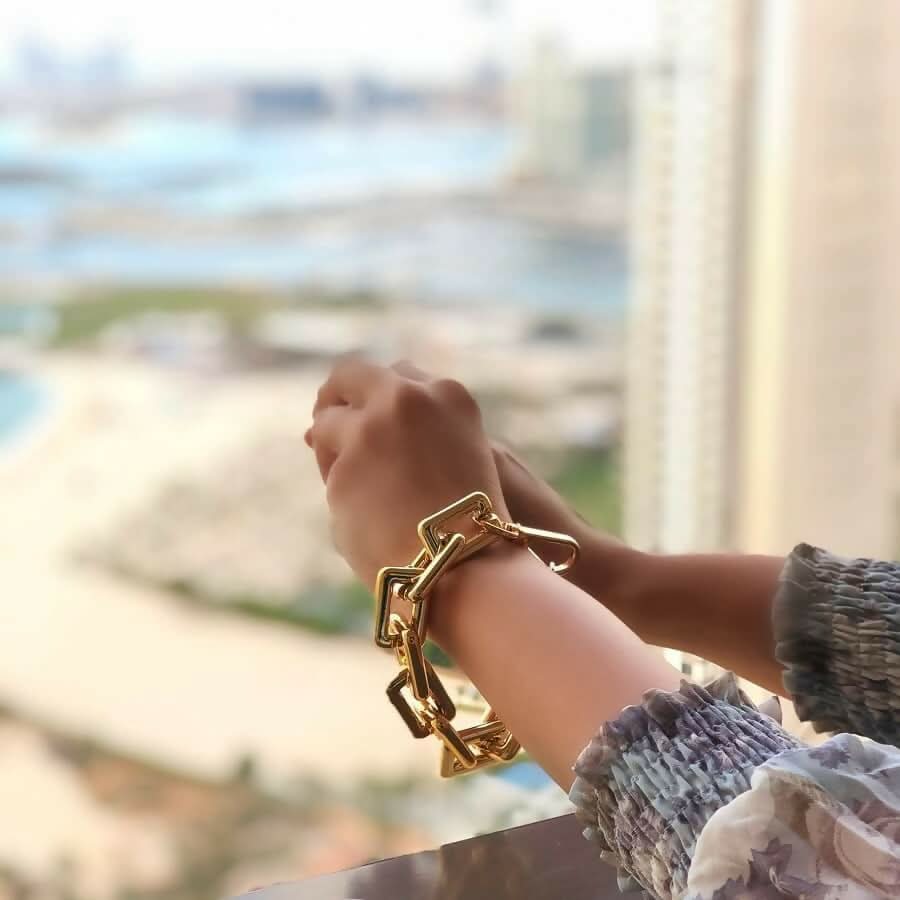 Bold & Beautiful Gold Jewelry Set – Chain Necklace, Bracelet & Earrings Combo (Set of 3) pinapes