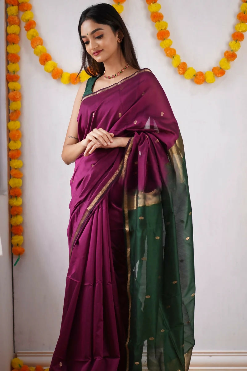 AXONIT Elegant Cotton Saree with Zari Butti, Golden Border & Contrast Pallu