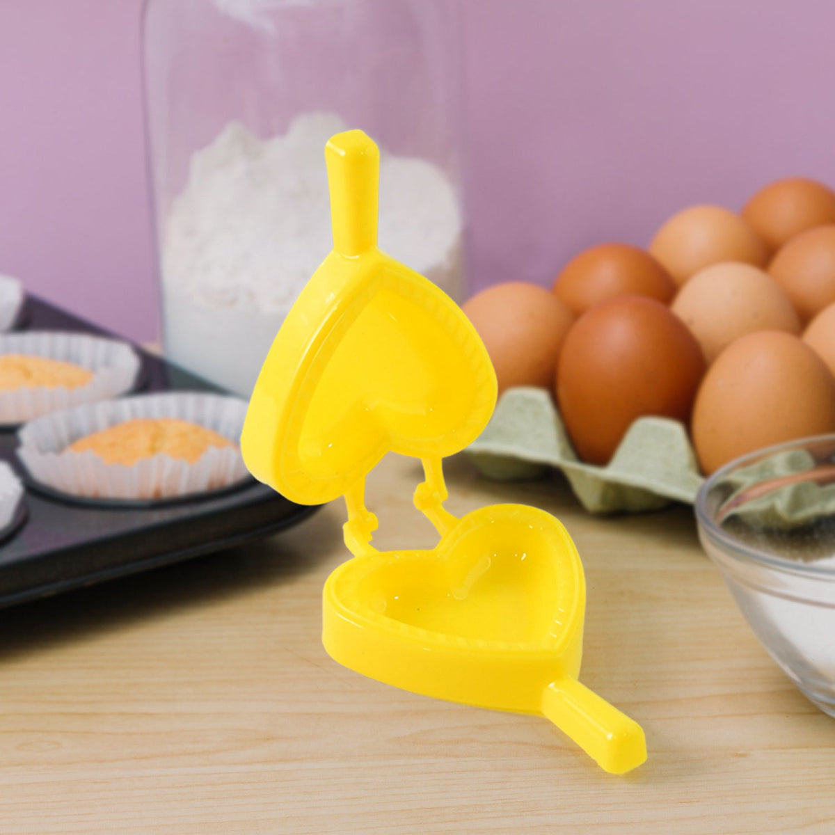1 Pc Assorted Shape Plastic Snack Mould (Mix Design 1 Pc) HP DD