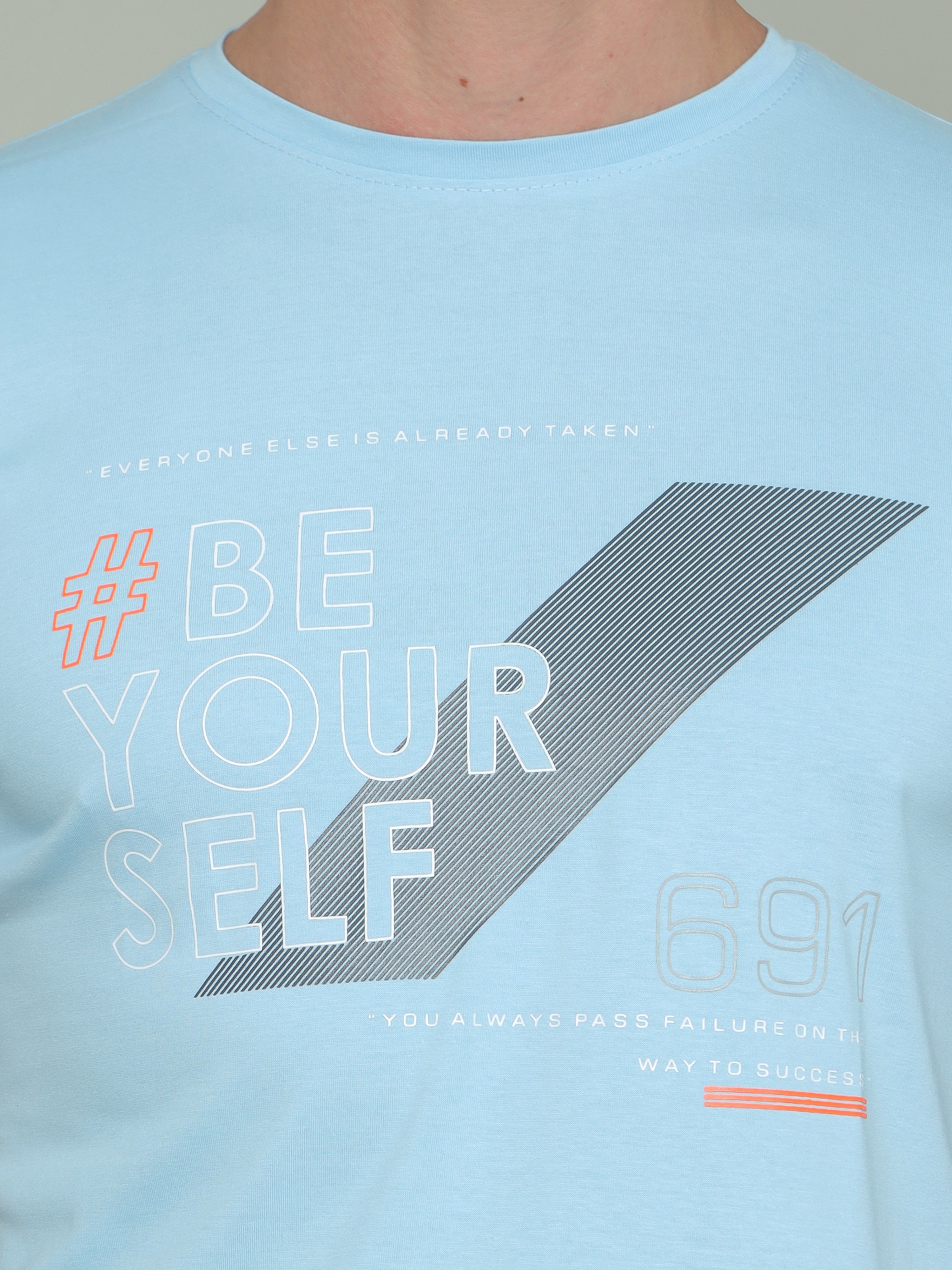Men's Sky Blue Regular Fit Printed Crew Neck Half Sleeves T-Shirt