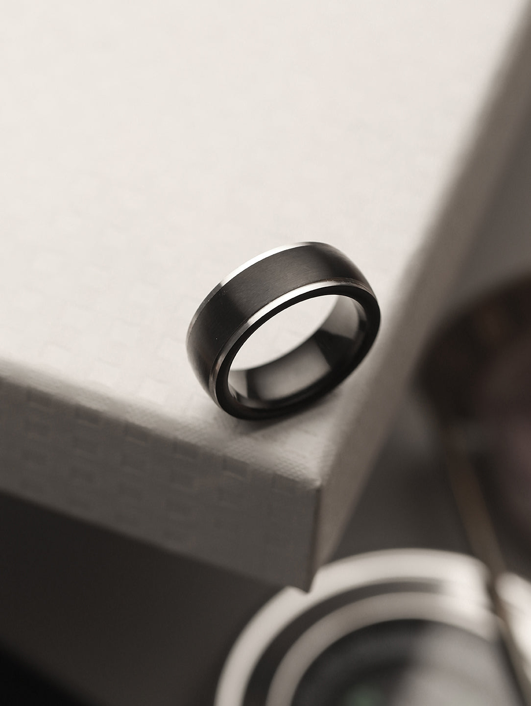 Men Platinum-Plated Black & Silver-Toned Stainless Steelv¢¬†Finger Ring