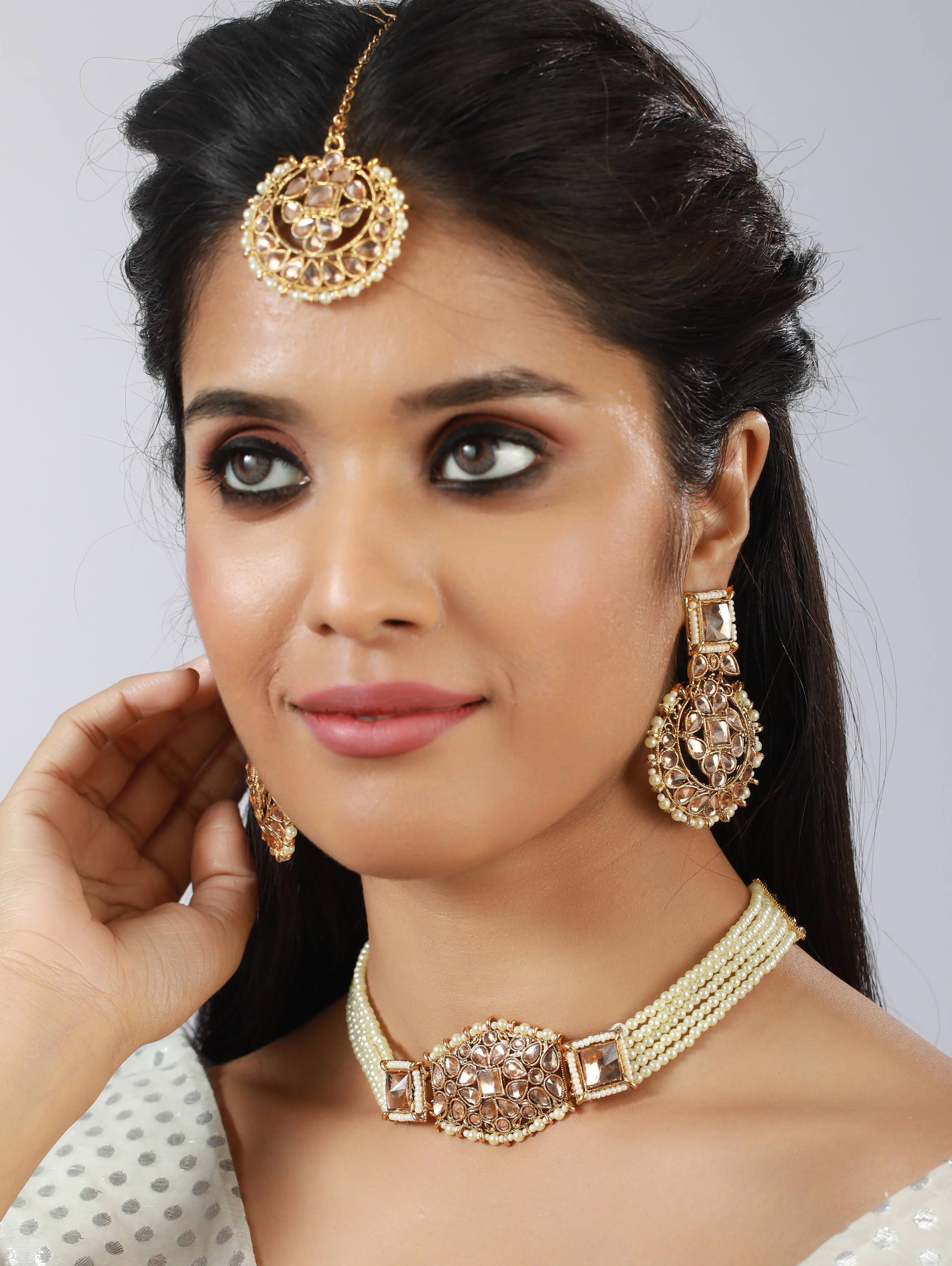 Gold-Plated & White Kundan Studded & Beaded Choker Jewellery Set