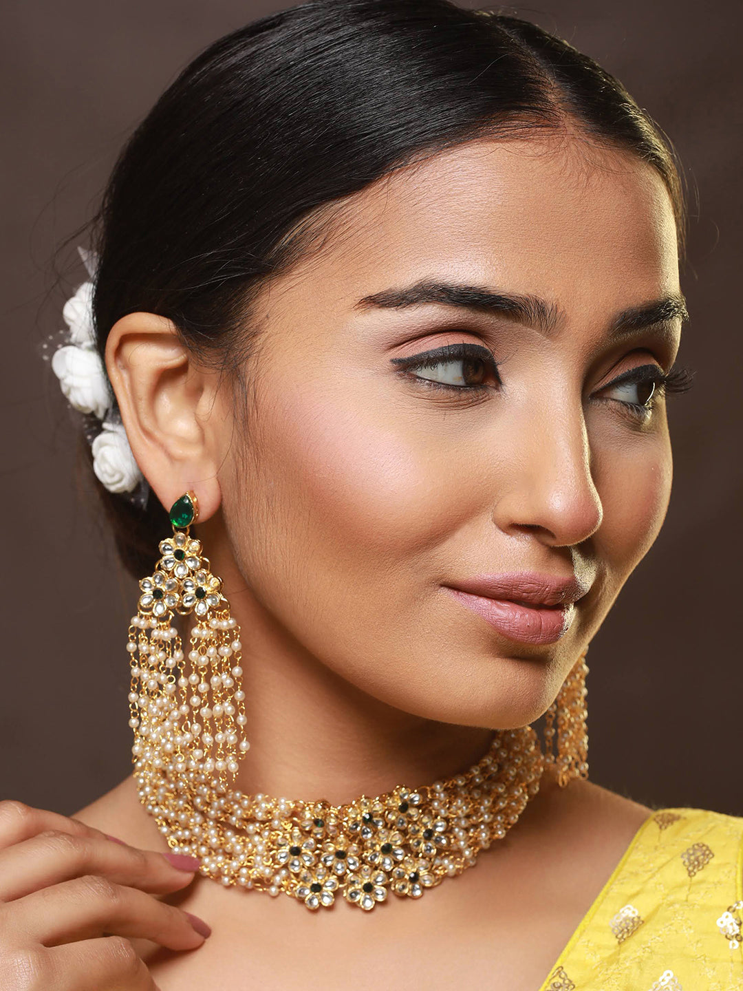 Gold-Plated Green Kundan Studded & Pearl Beaded Multilayered Choker Jewellery Set