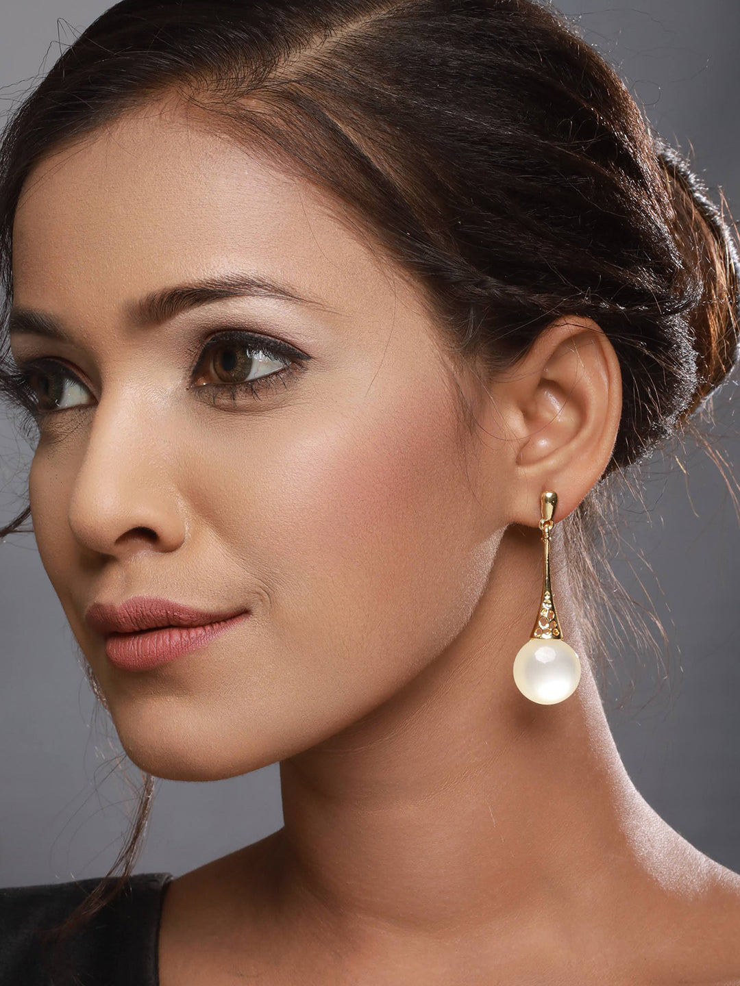 White Gold-Toned & Black Contemporary Set Of 2 Drop Earrings