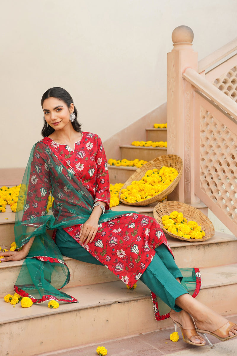 Red Rayon blend Floral Straight Kurta Pant With Dupatta