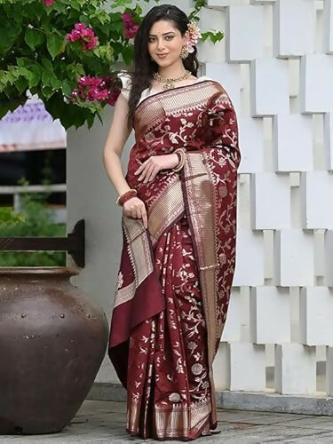AXONIT Soft Silk Saree with Golden Zari Floral & Peacock Weaving