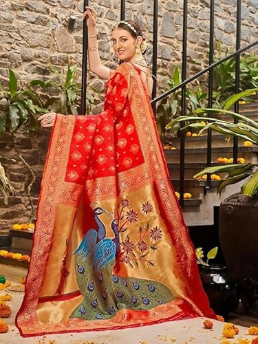 AXONIT Jacquard Silk Saree with Golden Zari Peacock Design, Festive Wear