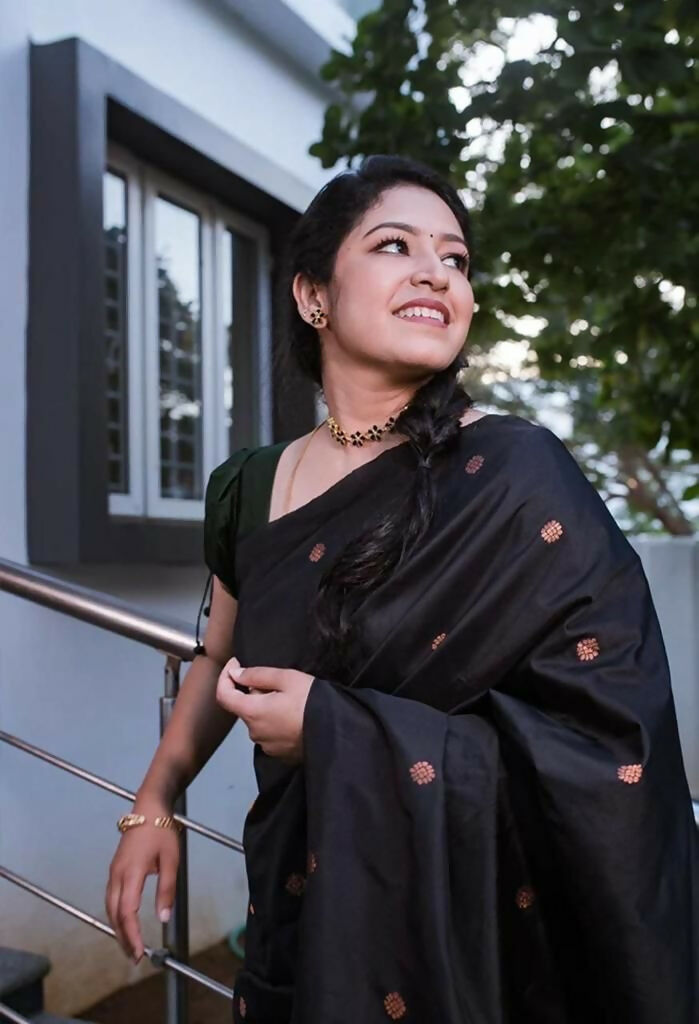 AXONIT Golden Noir Premium Black Jacquard Silk Saree with Gold Zari Buti