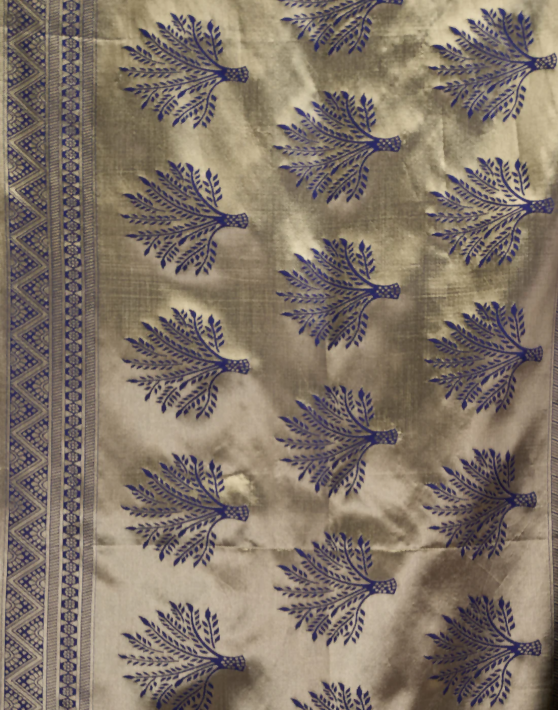 AXONIT Wedding & Festive Jacquard Saree with Heavy Zari Weaving