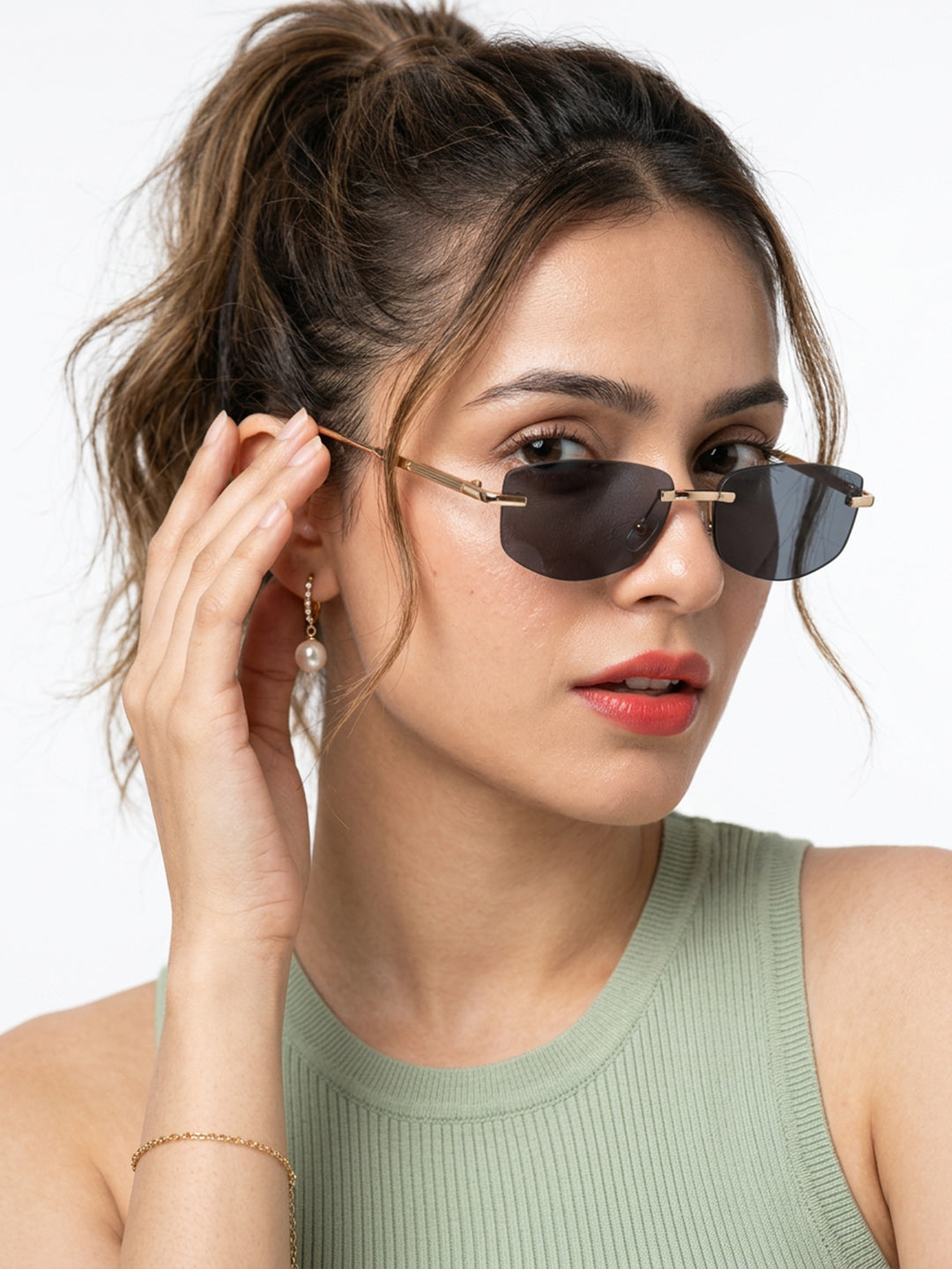 Essence Royal Golden Rimless Sunglasses for Men and Women - Style 2541 - worn by a male model (image 3)