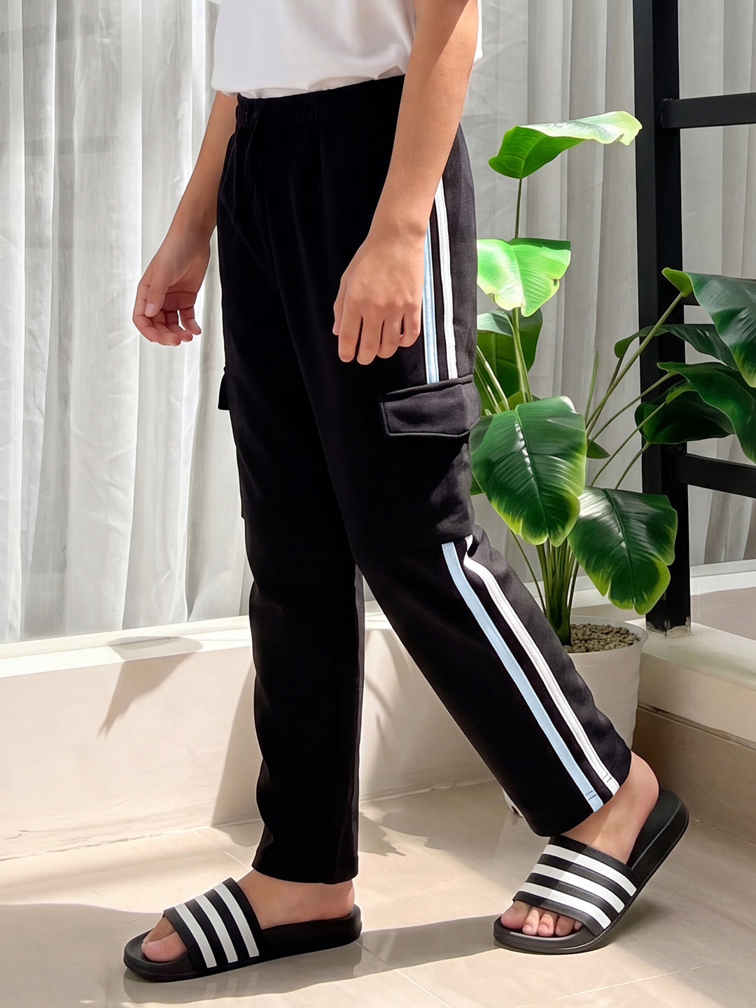 Lil Tomatoes Boys Cotton Looper Cargo Trackpant - Black