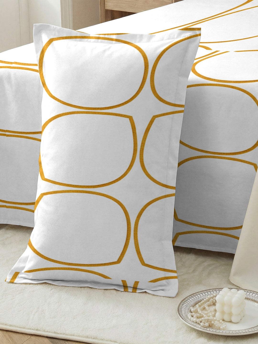 Quirky Home Coral Collection Double Bedsheet with 2 Pillow Cover - White