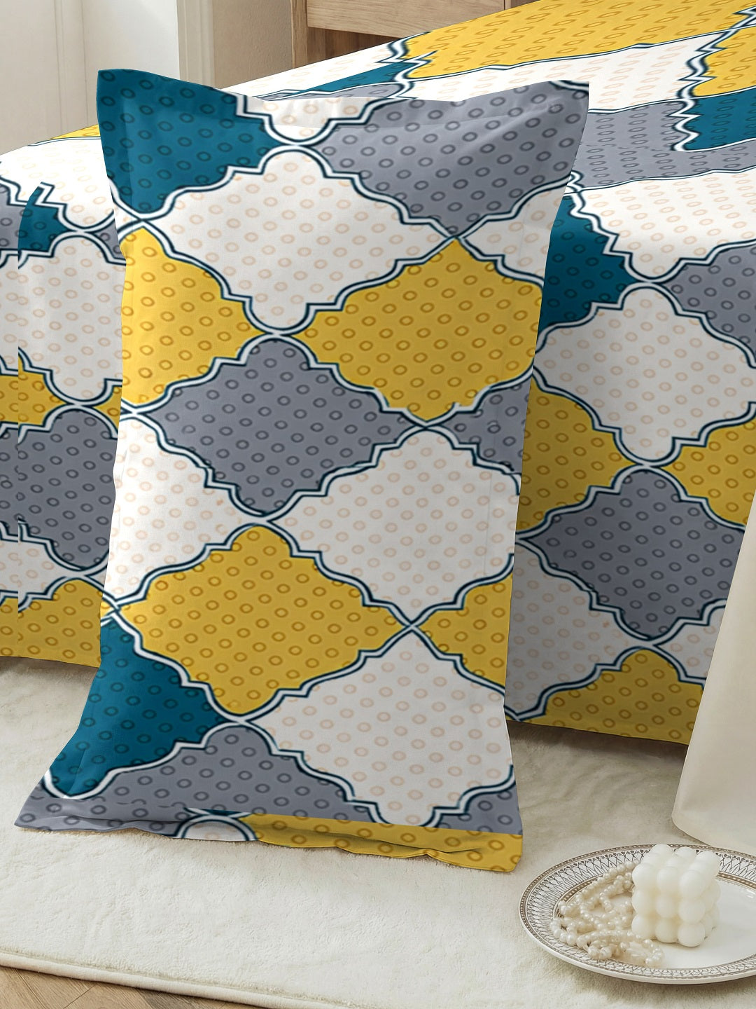 Quirky Home Coral Collection Double Bedsheet with 2 Pillow Cover - Yellow