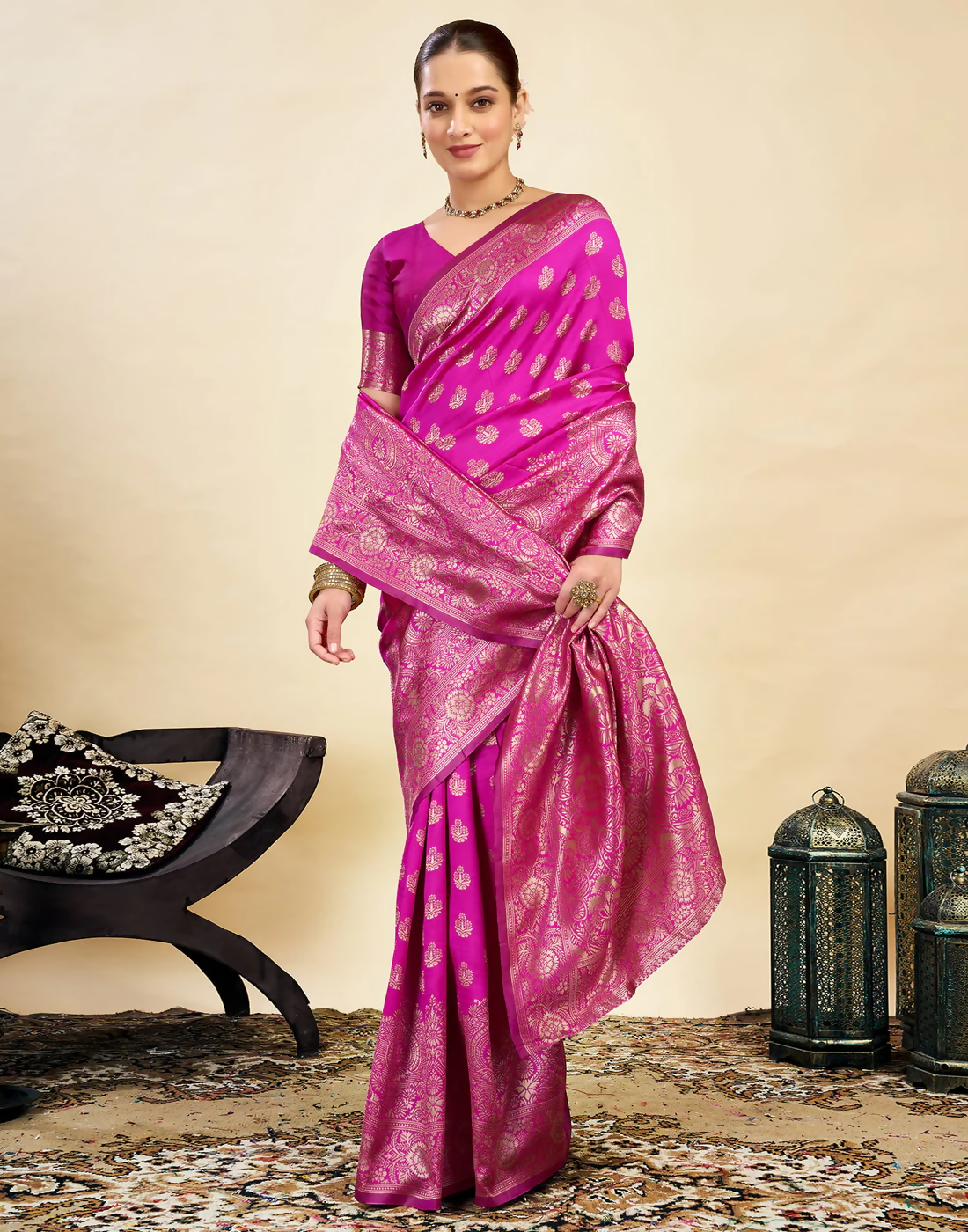 Royal Emerald Jacquard Saree with Golden Zari Work & Heavy Brocade Border