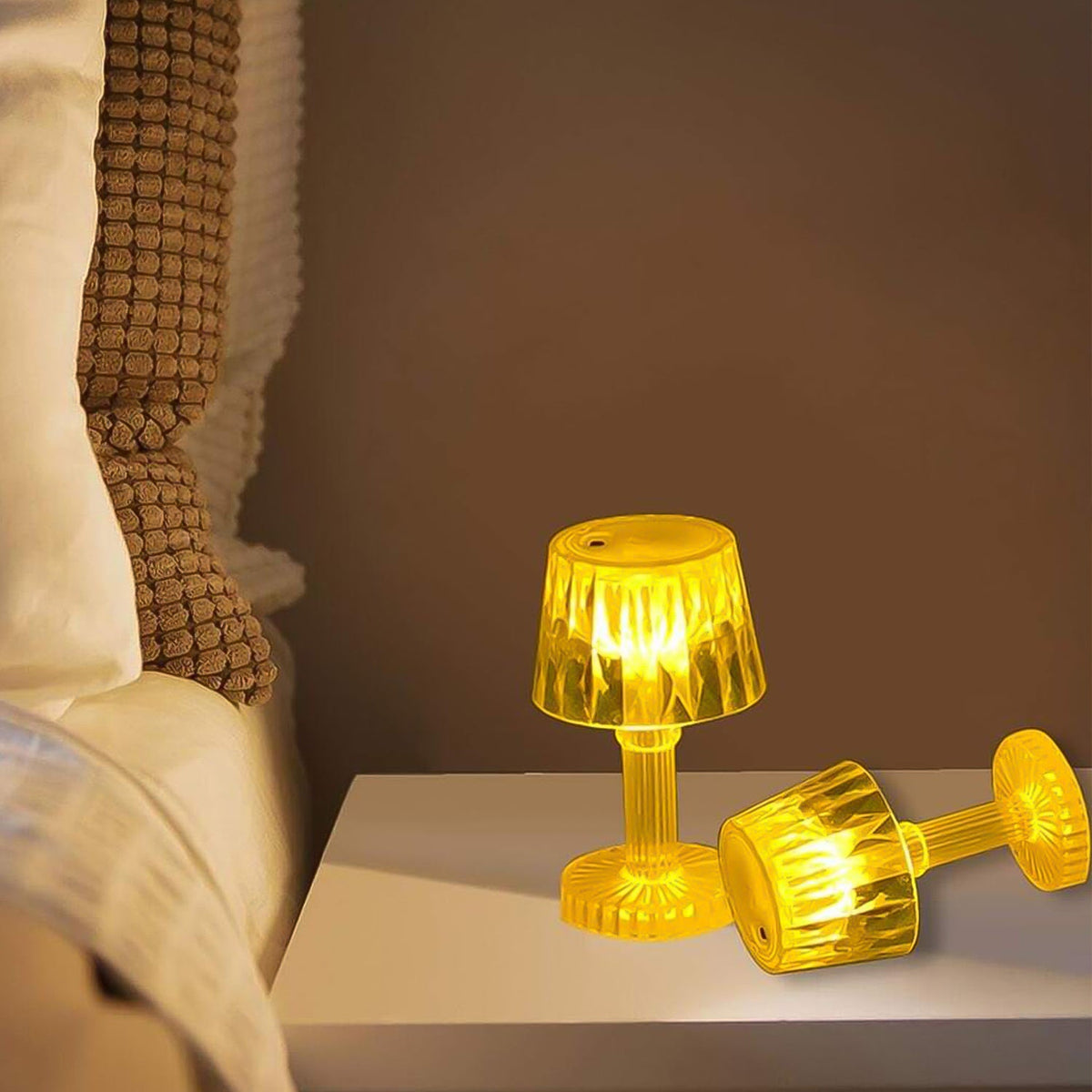 Led Candle Lamp Table Lamp Portable Plastic Acrylic LED Desk Lamps Battery Powered(1 Pc / Small)