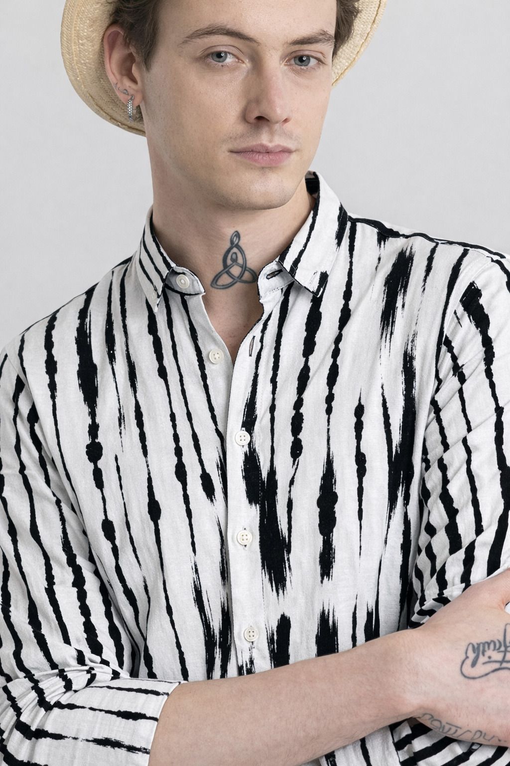 Henshika Men Printed Casual Full Sleeve Shirt – Peddi Allover – White - View 3