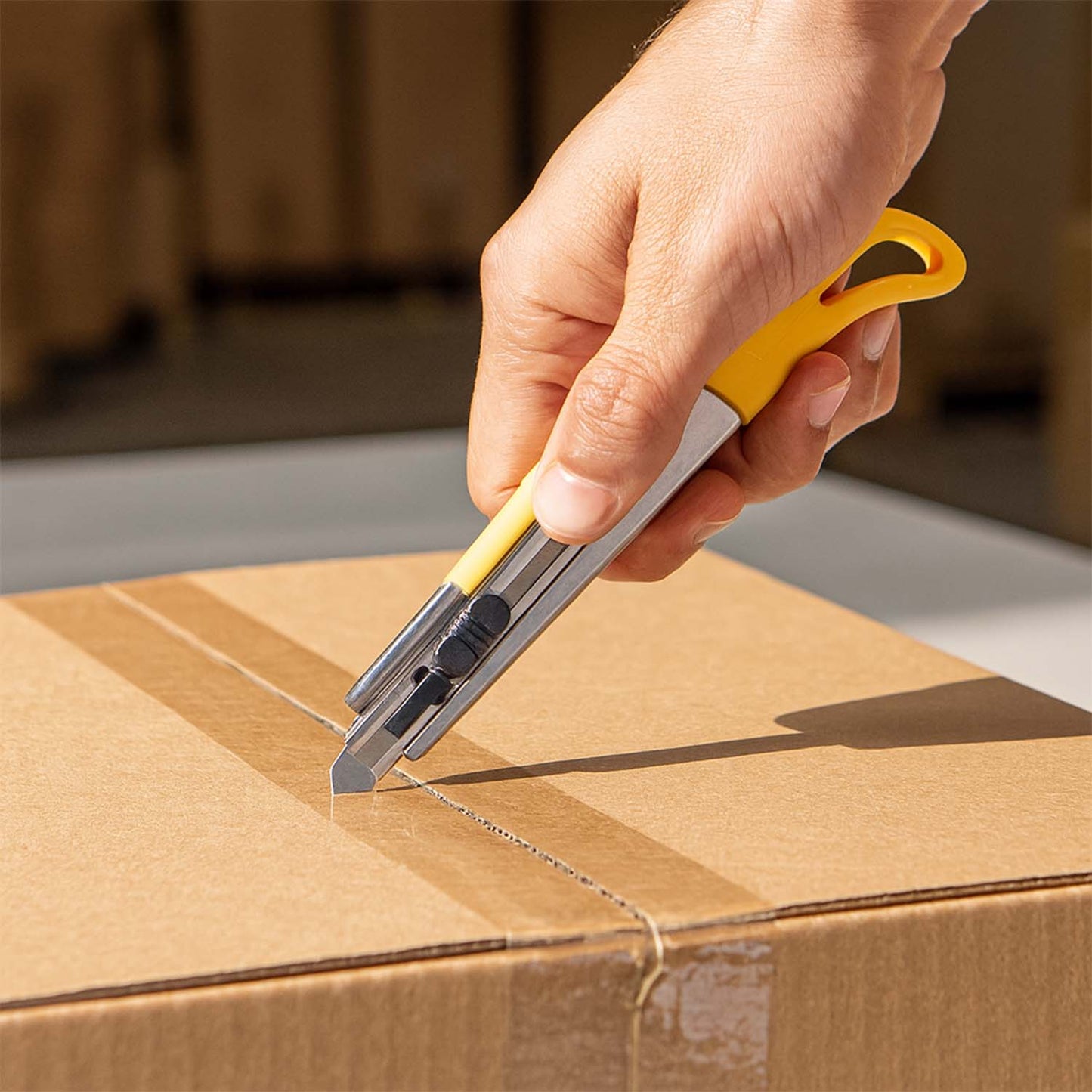 Heavy-duty Stainless Steel Body Utility Cutter Knife (1 Pc With 2 Extra Blade)