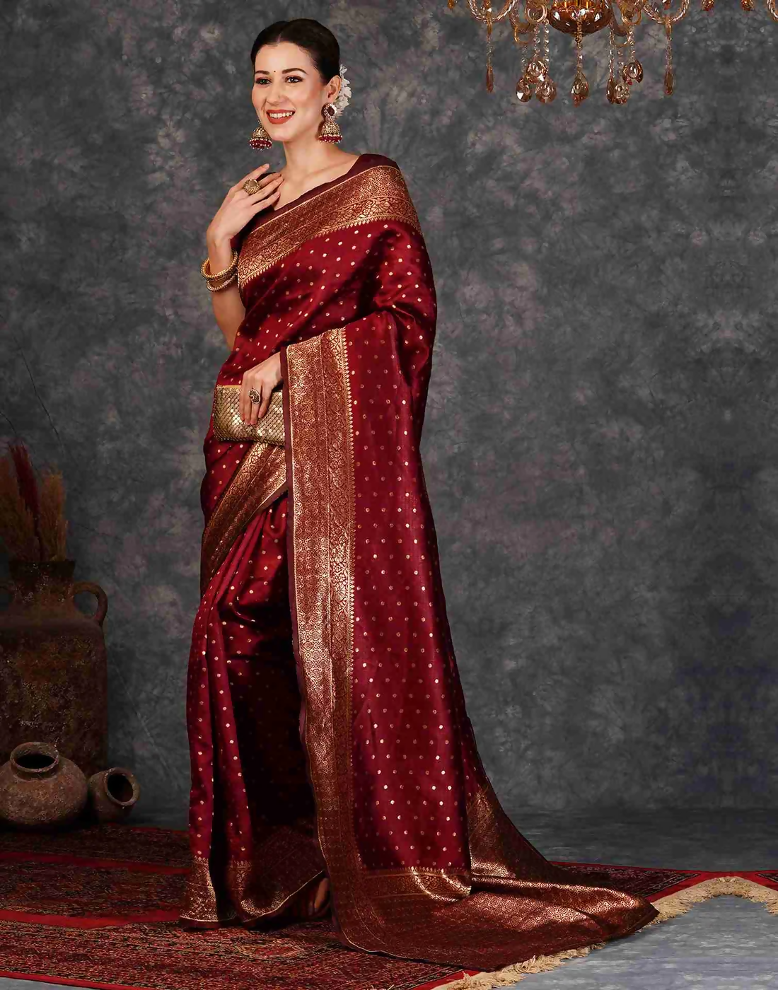 AXONIT Heritage Jacquard Saree with Heavy Golden Brocade Border
